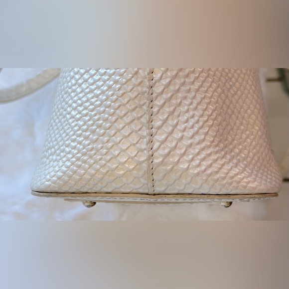 Dooney & Bourke! “Caldwell”/Calfskin Leather/Domed Satchel/Pearly White - Picture 9 of 16